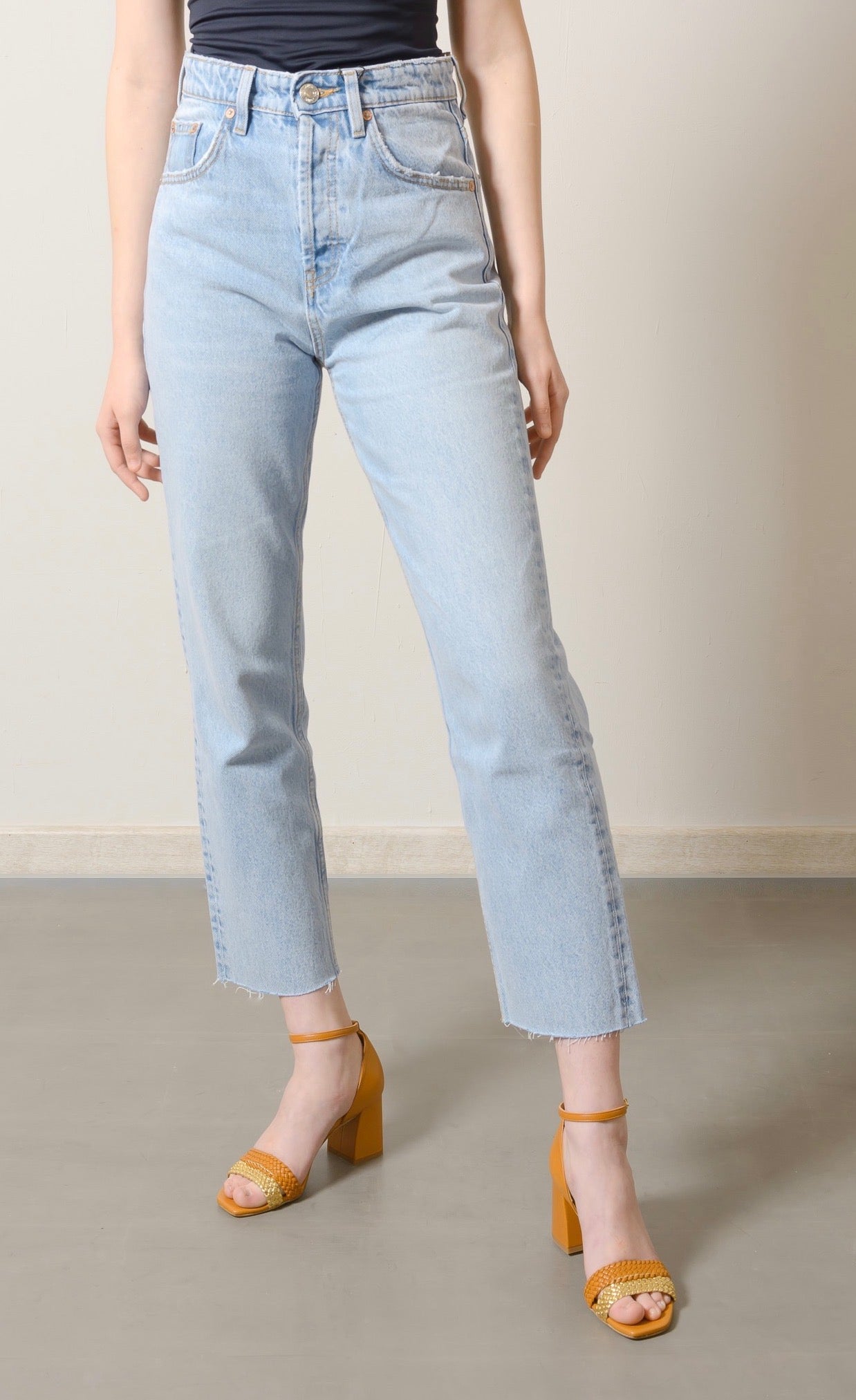 ANTEA Hand Braided Tan & Gold Sandals