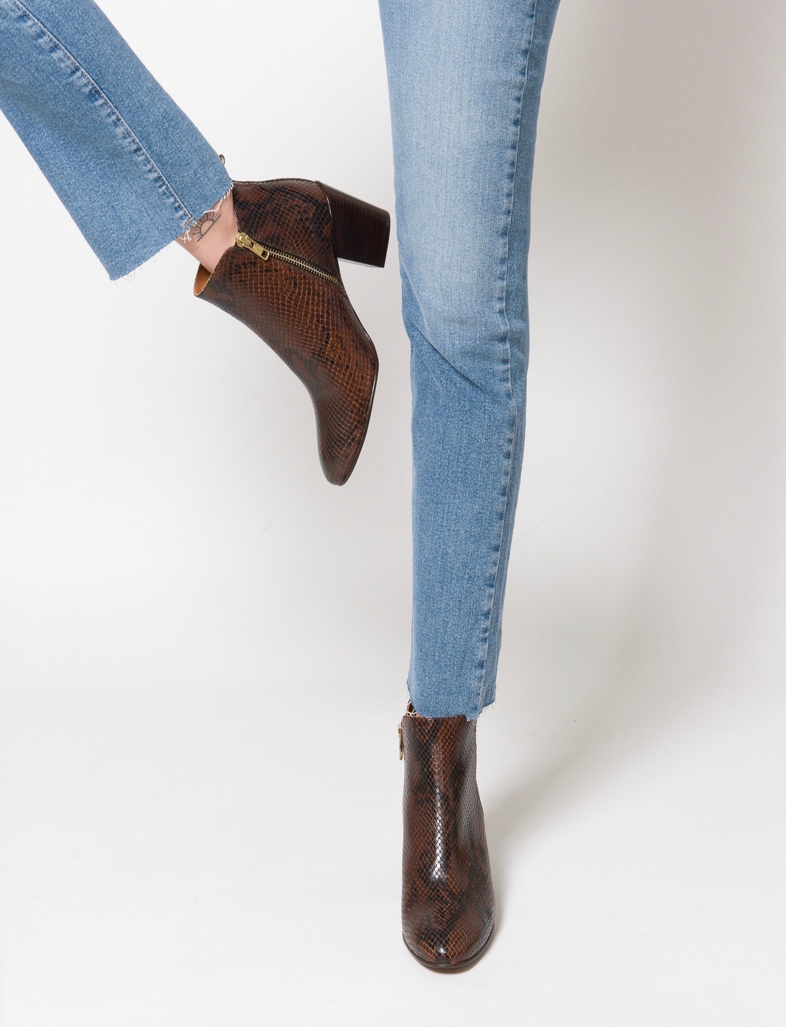 EWANS Ophidia Taupe Boots