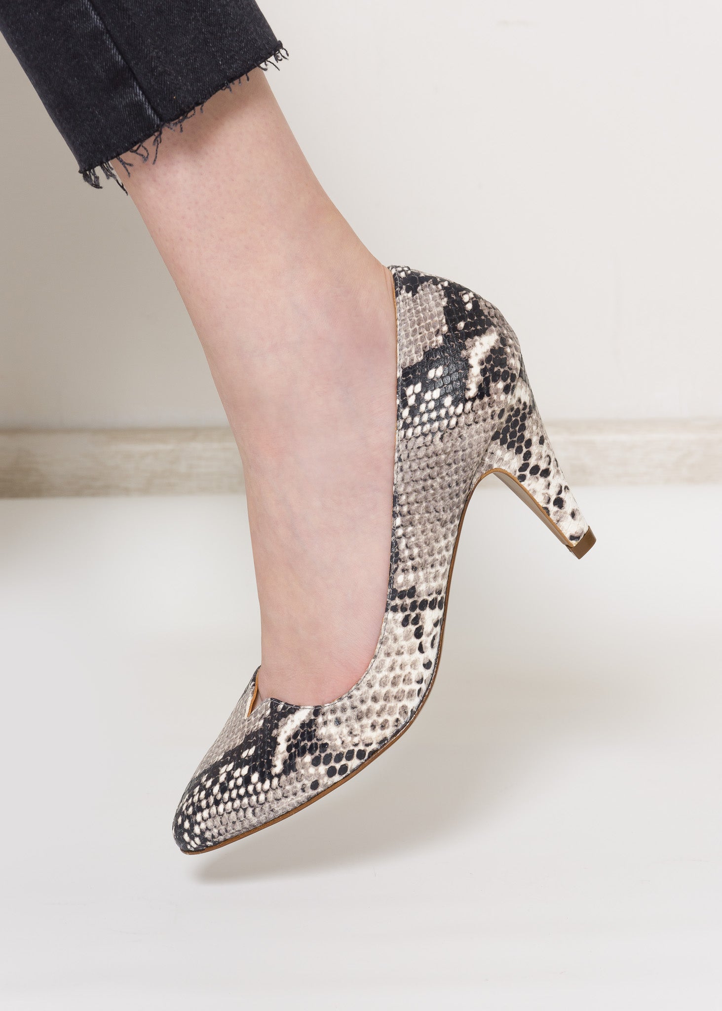 GWEN Snake print Classy Pump