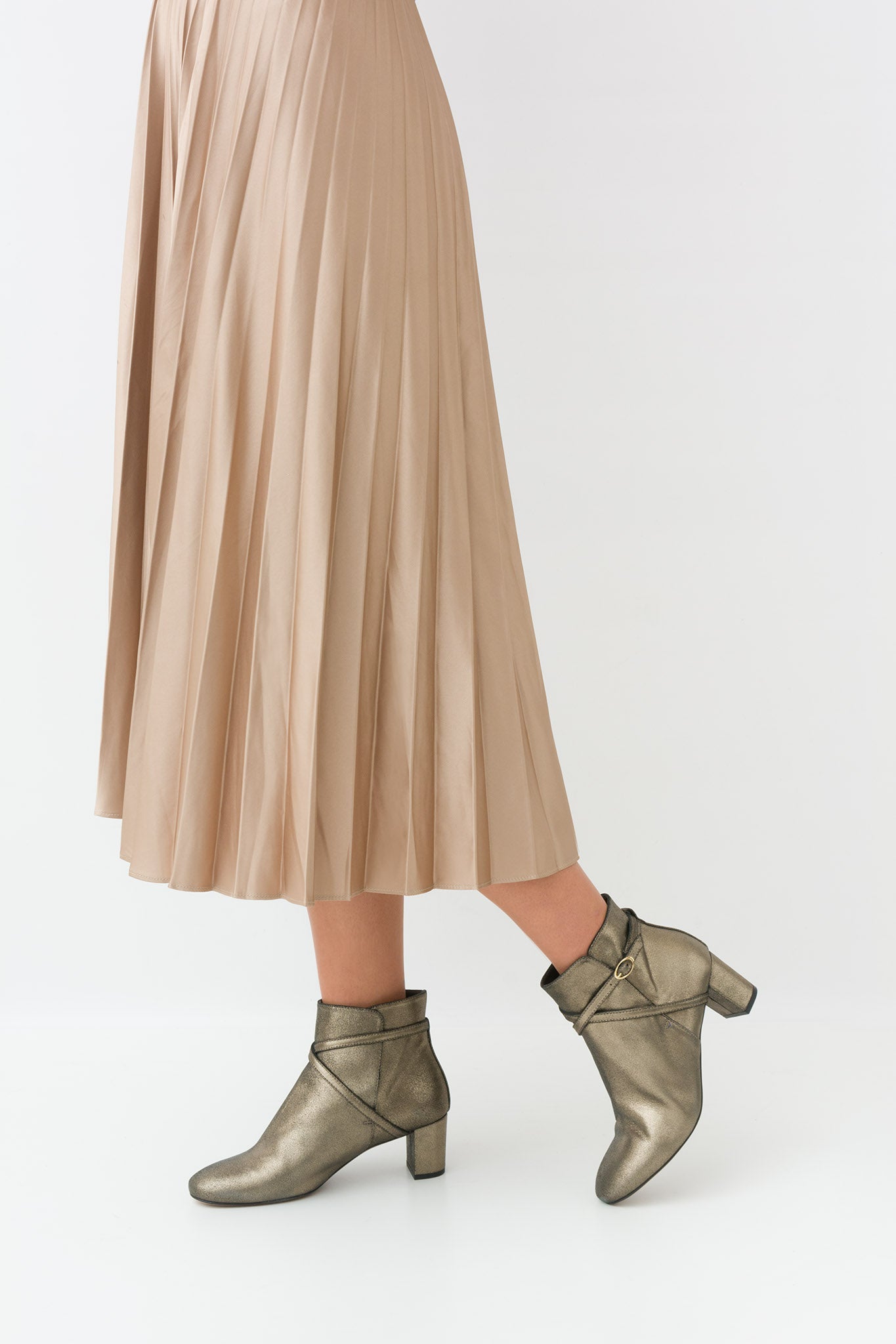 MERYL Metal Black Gold Bootie