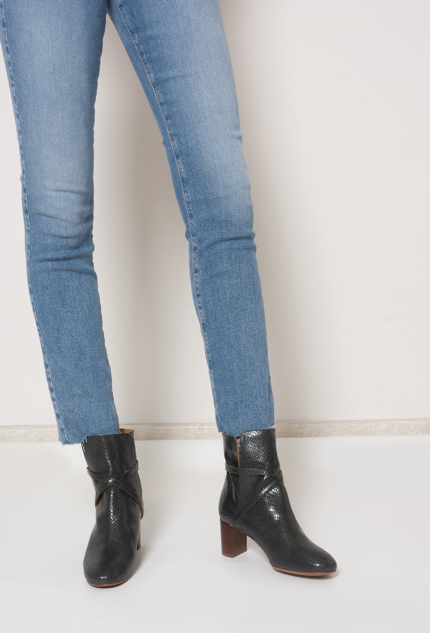 MERYL Snake Black Bootie