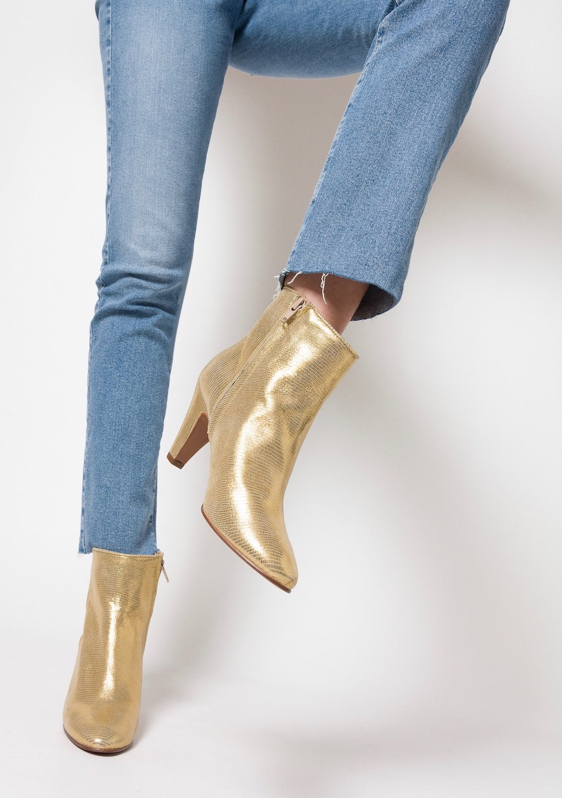 OLVERA Lizzard Gold Booties